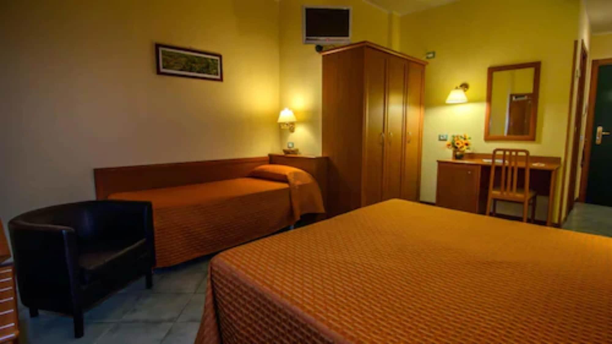 ארטנה Hotel Degli Amici מראה חיצוני תמונה
