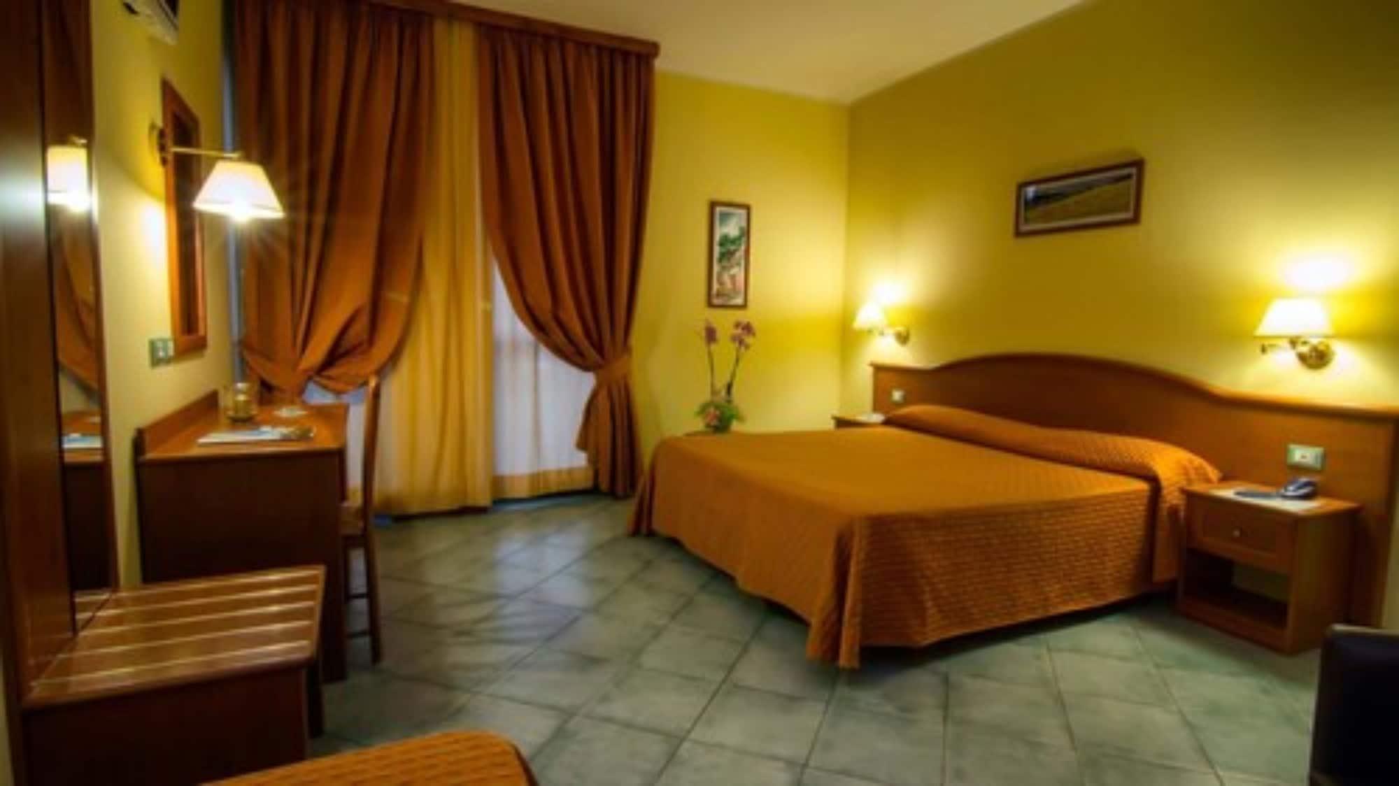 ארטנה Hotel Degli Amici מראה חיצוני תמונה