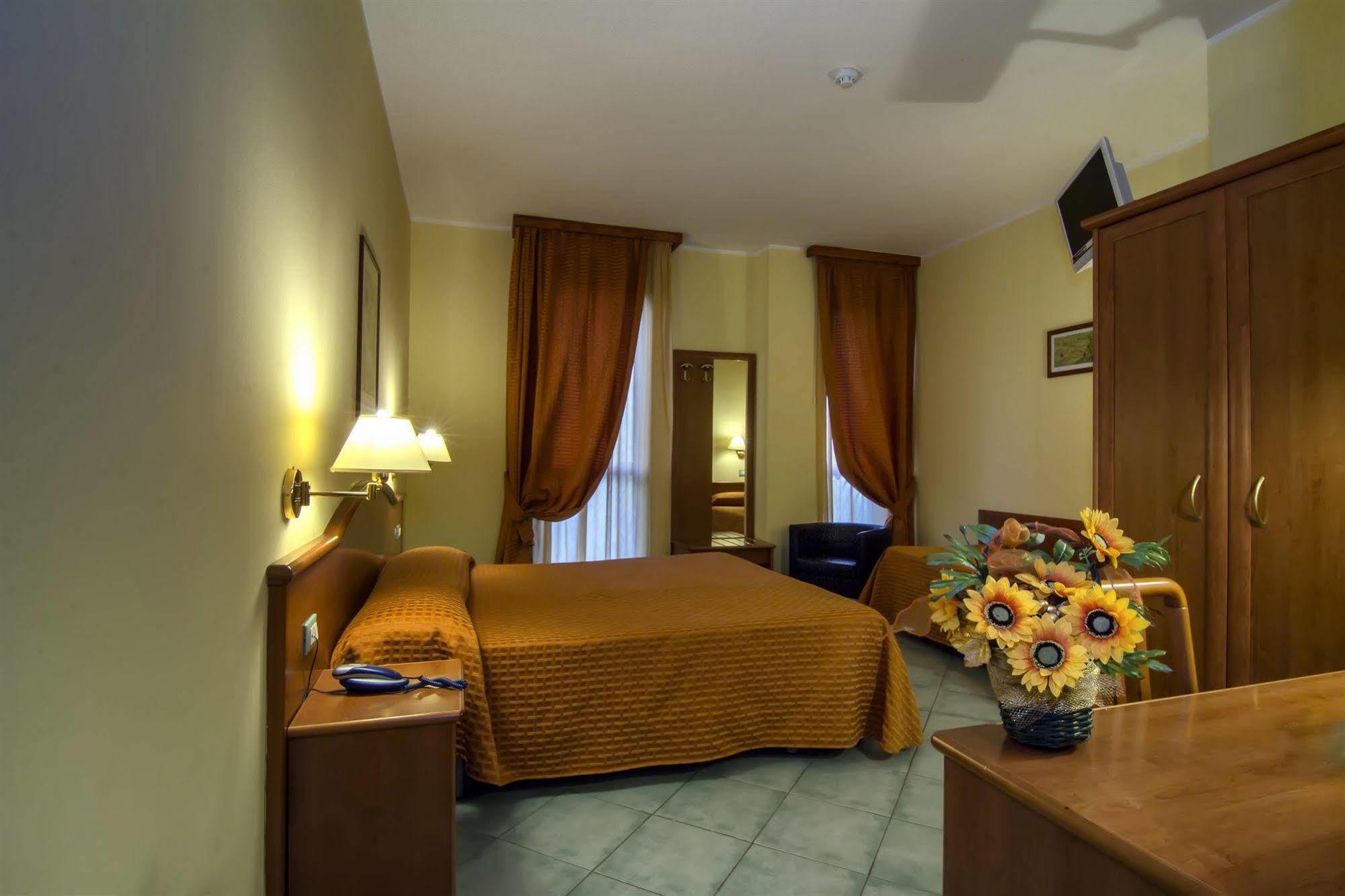 ארטנה Hotel Degli Amici מראה חיצוני תמונה